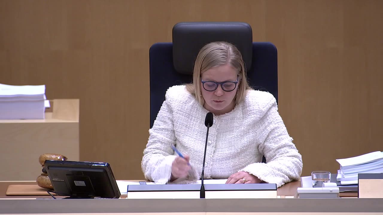 Stillbild från Beslut, Beslut: Fastighetsrätt