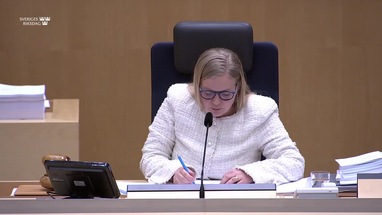 Stillbild från Beslut, Beslut: Socialtjänstens arbete
