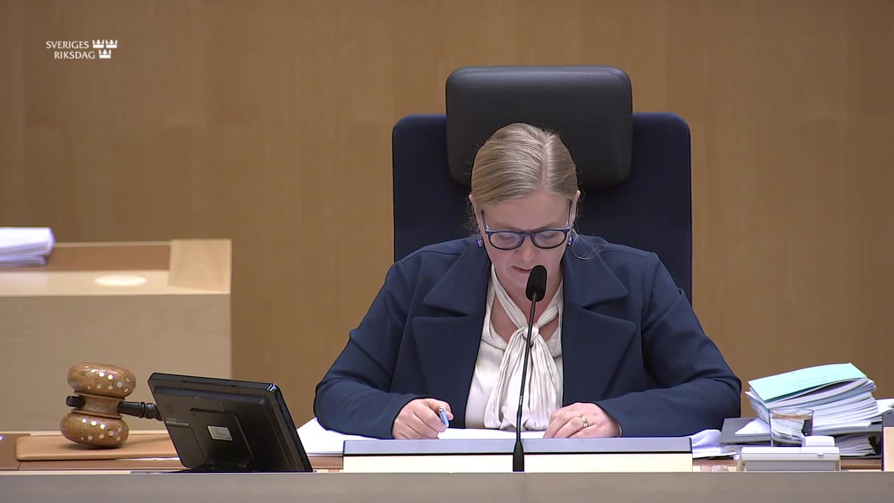 Stillbild från Beslut, Beslut: Handelspolitik