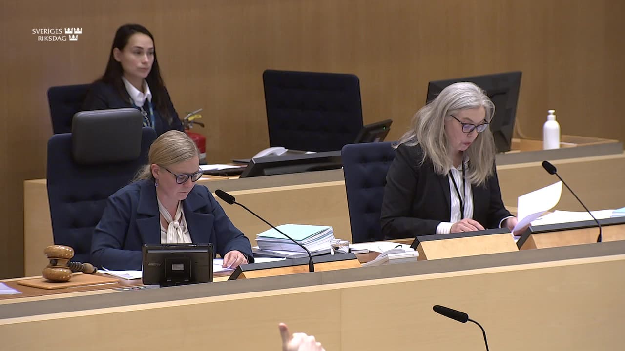 Stillbild från Beslut, Beslut: Unga lagöverträdare