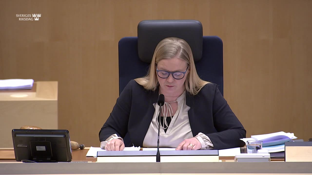 Stillbild från Beslut, Beslut: Preskription av avlägsnandebeslut, avskaffande av spårbyte och vissa frågor om återreseförbud