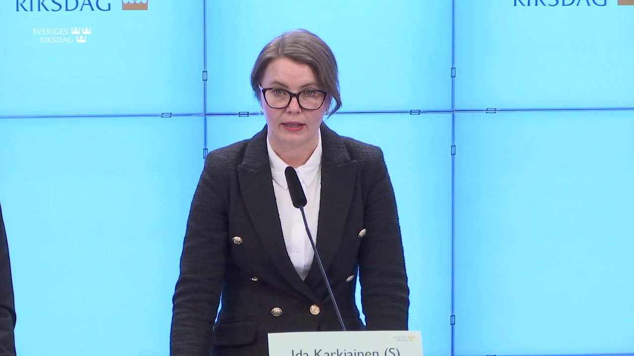 Stillbild från Presskonferens, Konstitutionsutskottet håller pressträff 