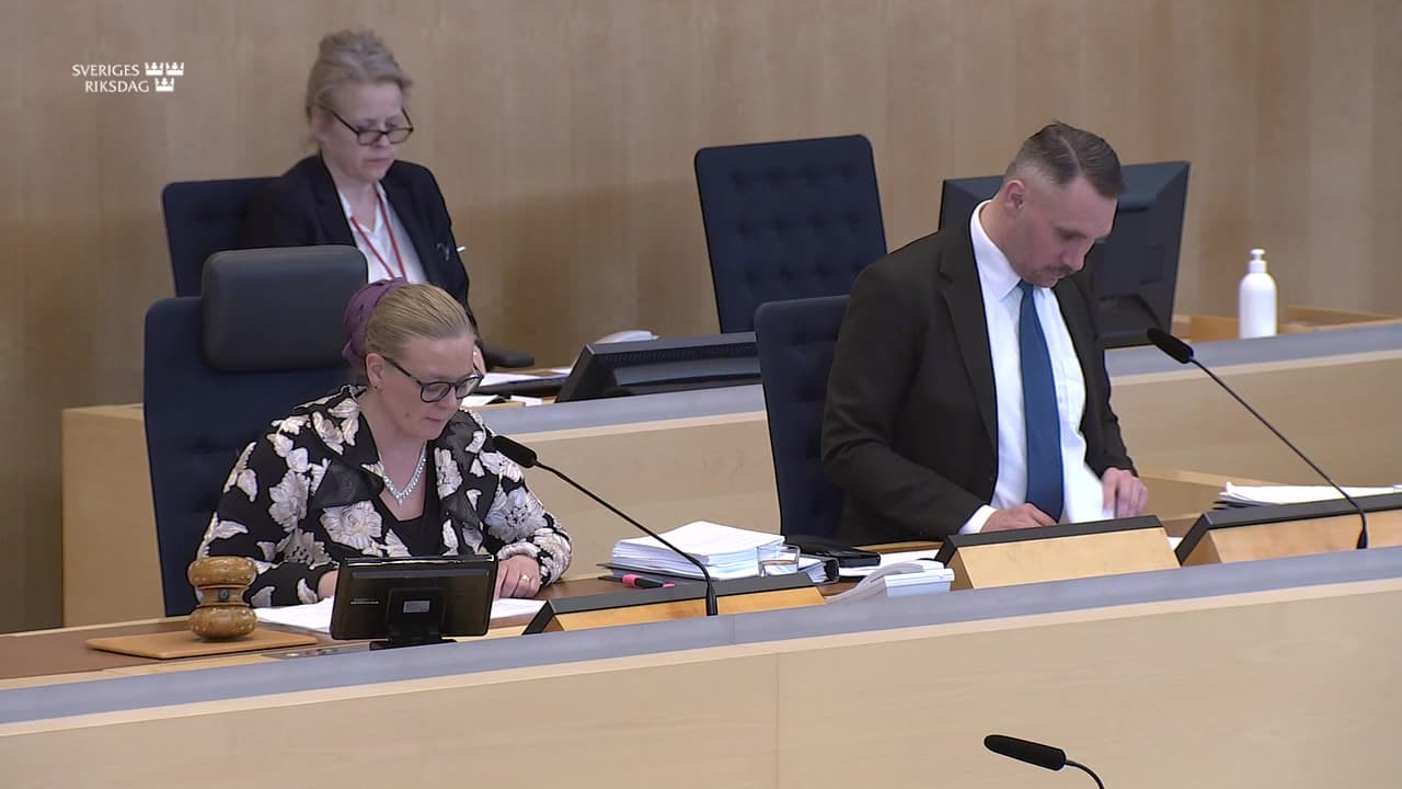 Stillbild från Beslut, Beslut: Övergripande miljöfrågor