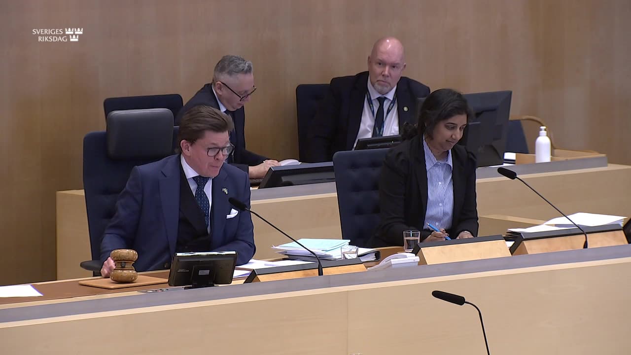 Stillbild från Beslut, Beslut: Skogspolitik