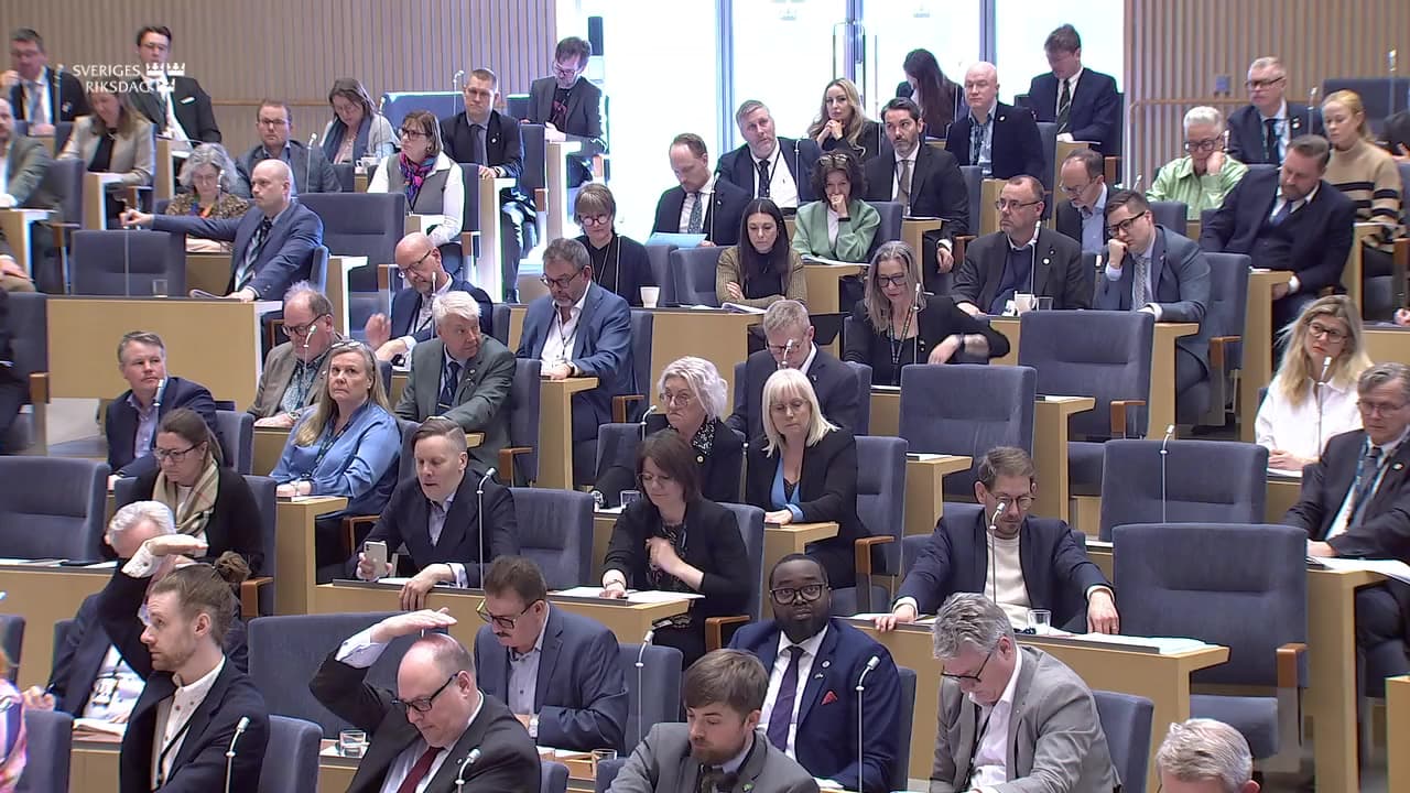 Stillbild från Beslut, Beslut: Skatteförfarande, folkbokföring och tull