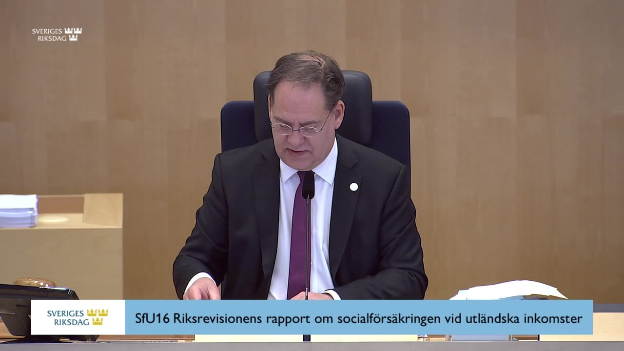 Stillbild från Beslut, Beslut: Riksrevisionens rapport om socialförsäkringen vid utländska inkomster