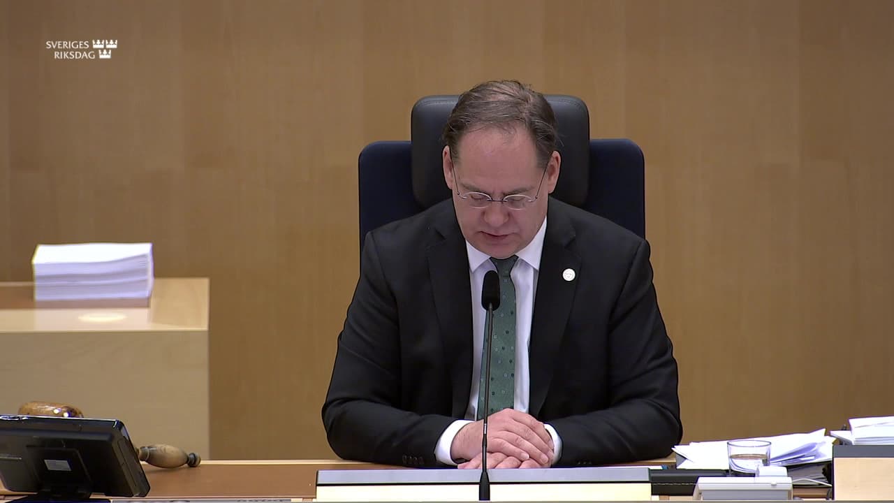 Stillbild från Beslut, Beslut: Offentlig förvaltning
