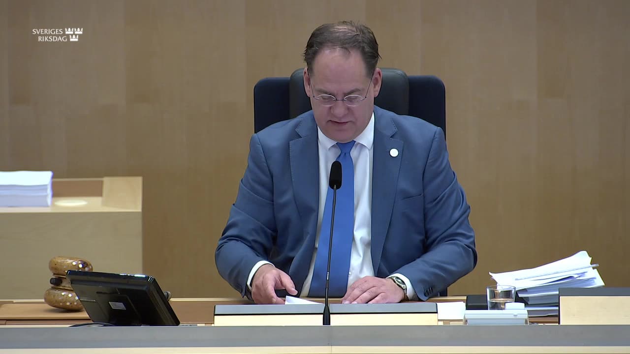 Stillbild från Beslut, Beslut: Lagändringar till följd av ändringar i EU:s formskyddsförordning
