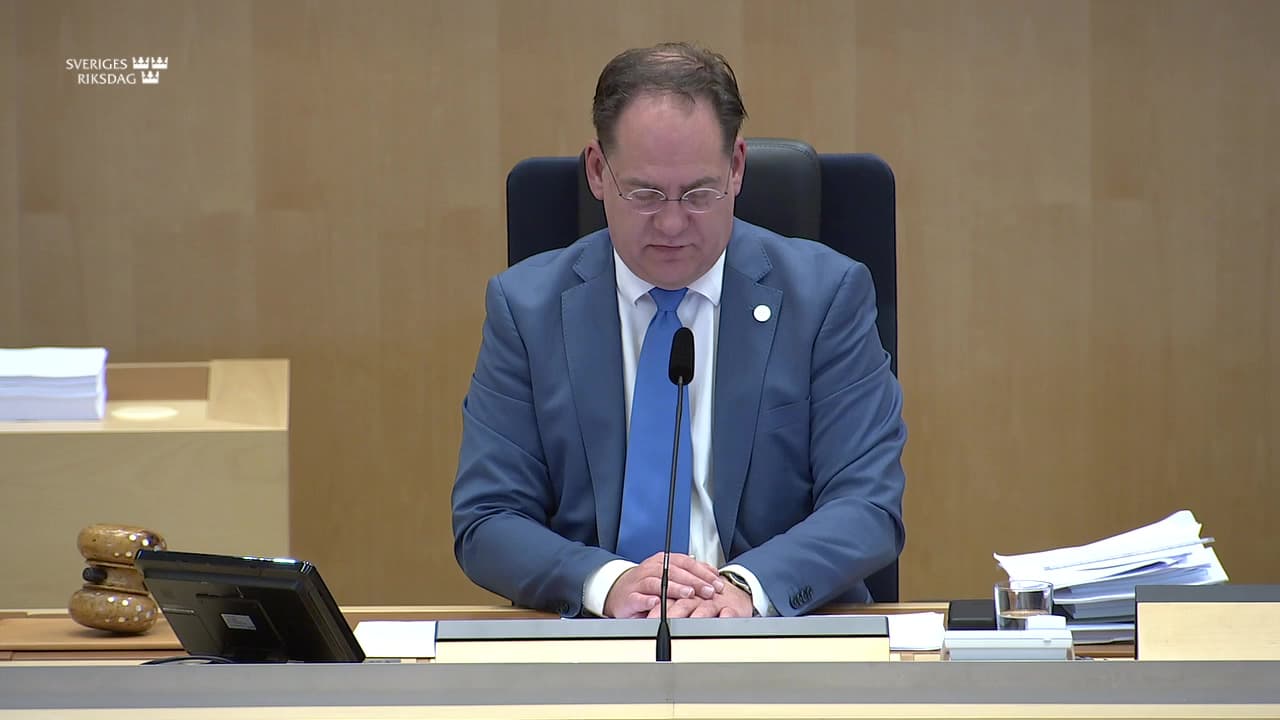 Stillbild från Beslut, Beslut: Personalfrågor