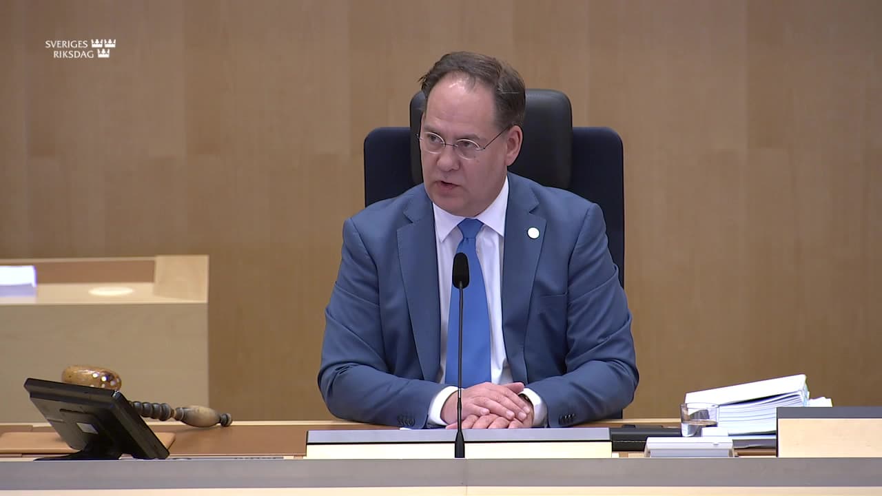 Stillbild från Beslut, Beslut: Civila samhället, trossamfund och folkbildning
