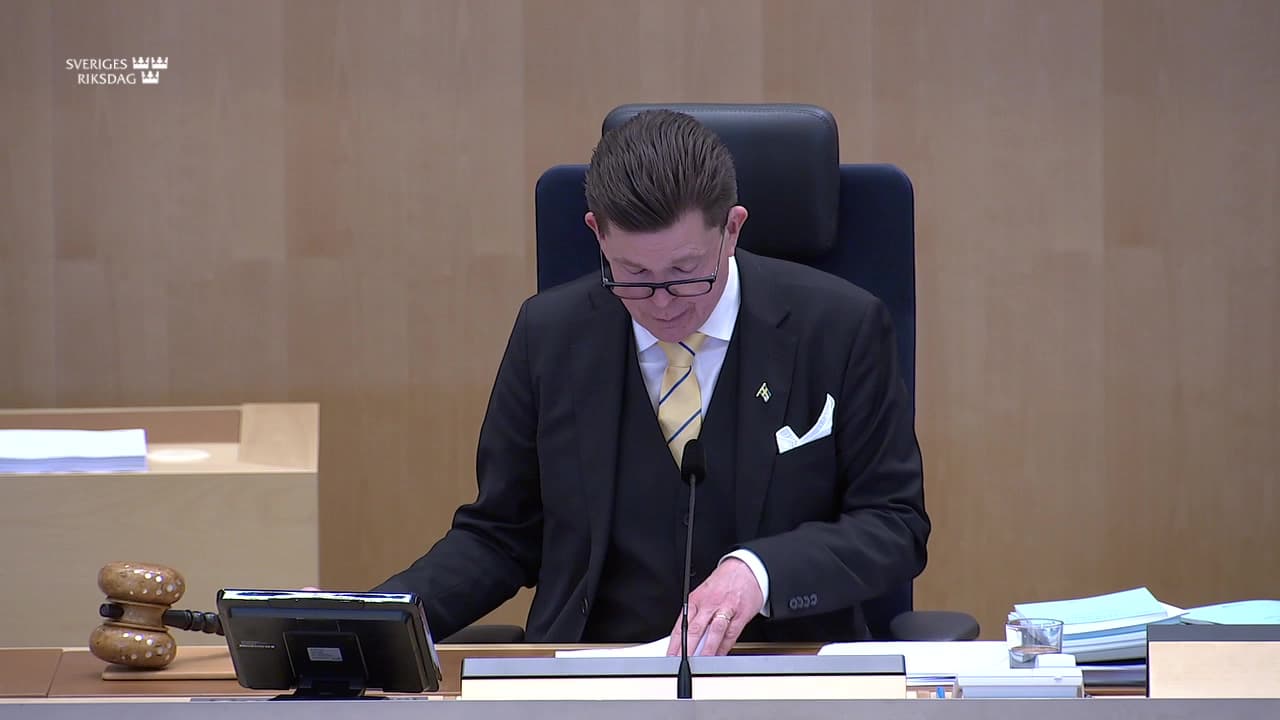 Stillbild från Beslut, Beslut: Minoritetsfrågor
