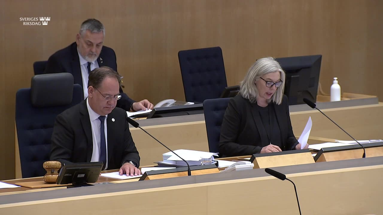 Stillbild från Beslut, Beslut: Digitaliserings- och postfrågor