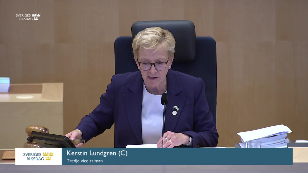 Stillbild från Beslut, Beslut: En effektivare förvaltning av buffertkapitalet