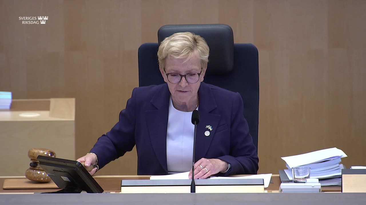 Stillbild från Beslut, Beslut: Slopad stämpelskatt vid inteckning i skepp