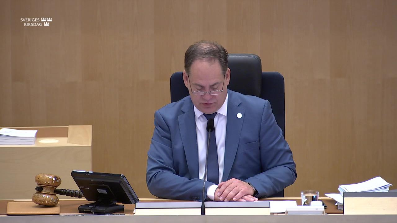 Stillbild från Debatt om förslag, Begränsad tillgång till lustgas