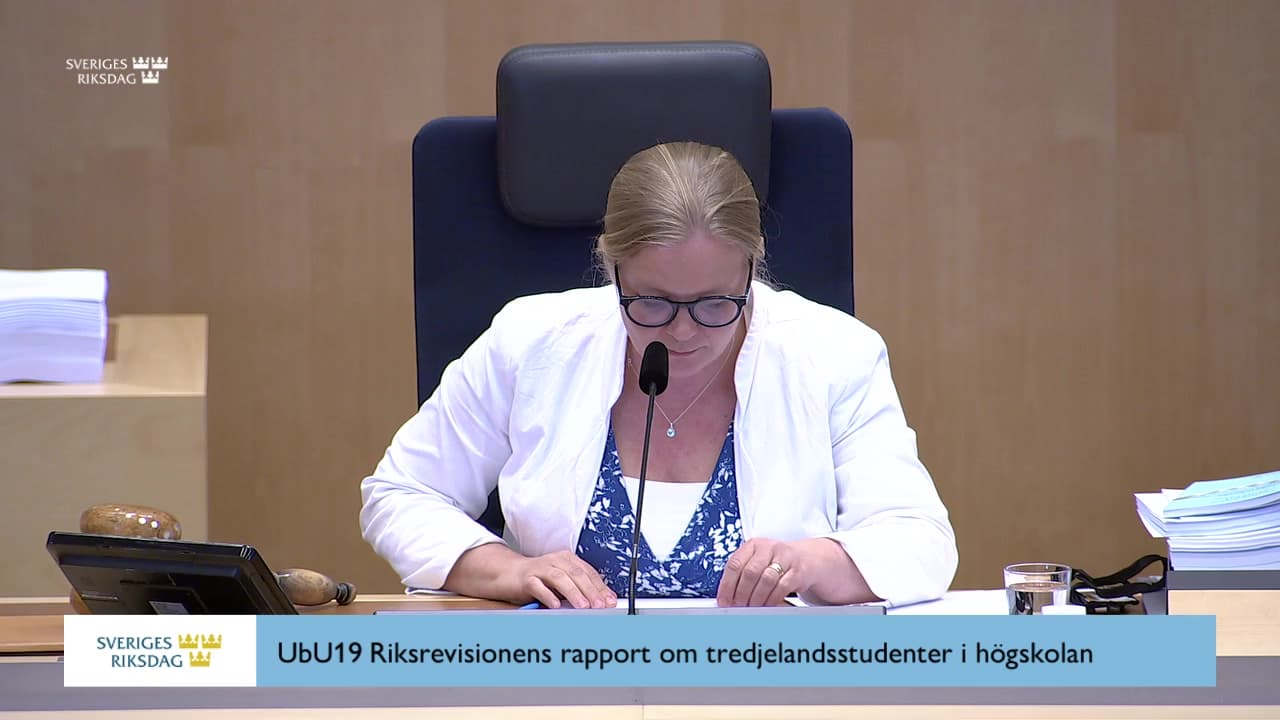 Stillbild från Beslut, Beslut: Riksrevisionens rapport om tredjelandsstudenter i högskolan