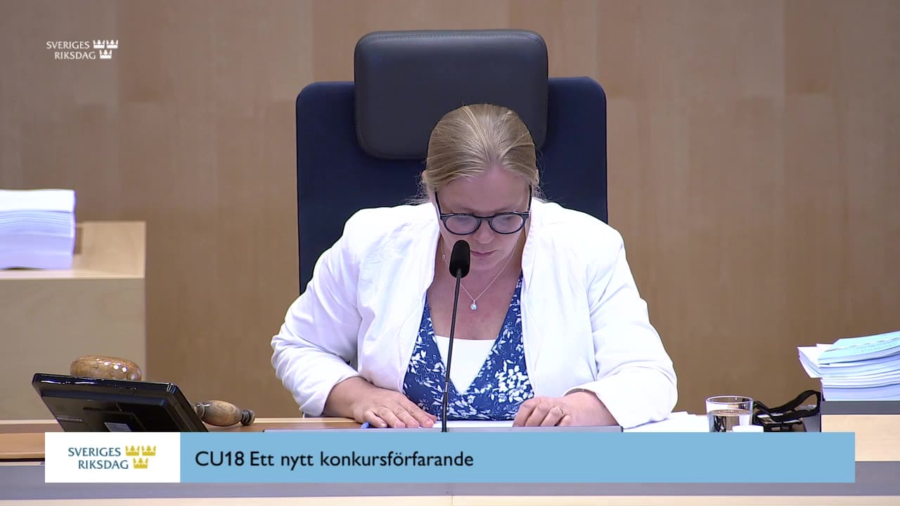 Stillbild från Beslut, Beslut: Ett nytt konkursförfarande