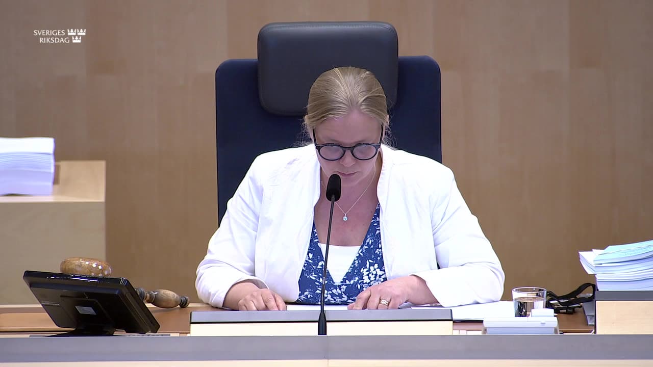 Stillbild från Beslut, Beslut: Förbättrad ordning och säkerhet vid förvar