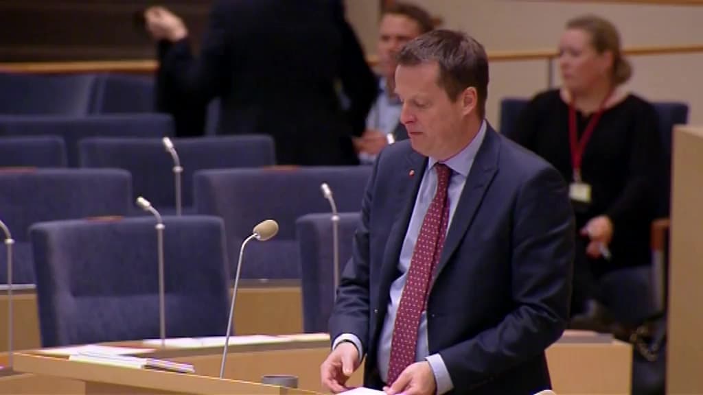 Stillbild från Interpellationsdebatt, Kortare handläggningstider för vapenlicens