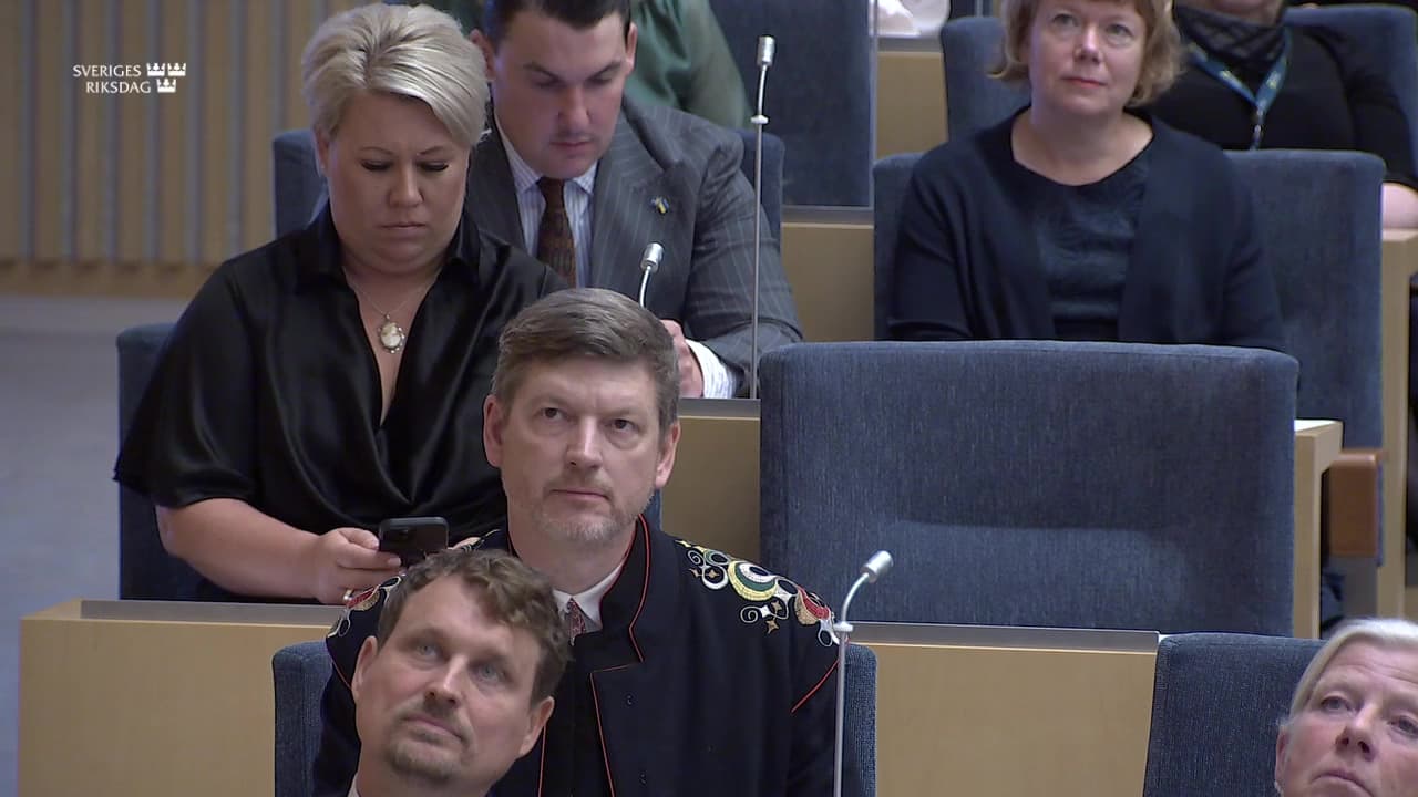 Stillbild från Upprop, Upprop