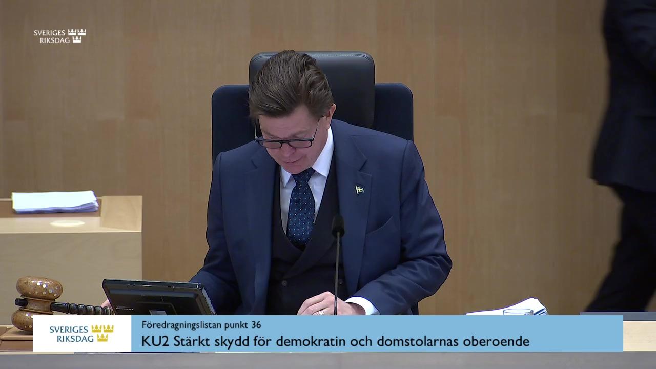 Stillbild från Debatt om förslag, En långsiktigt hållbar kommersiell radioverksamhet