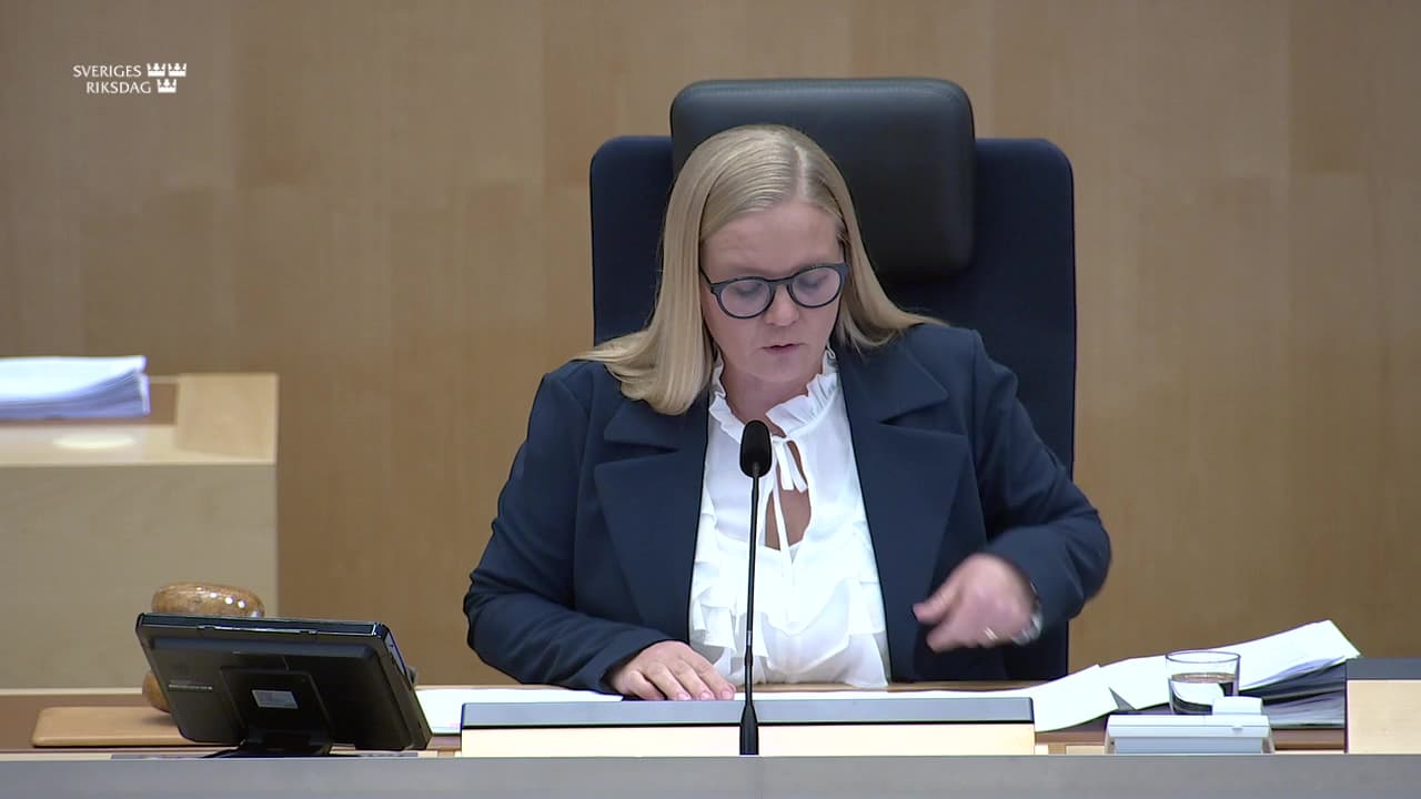 Stillbild från Beslut, Beslut: En långsiktigt hållbar kommersiell radioverksamhet