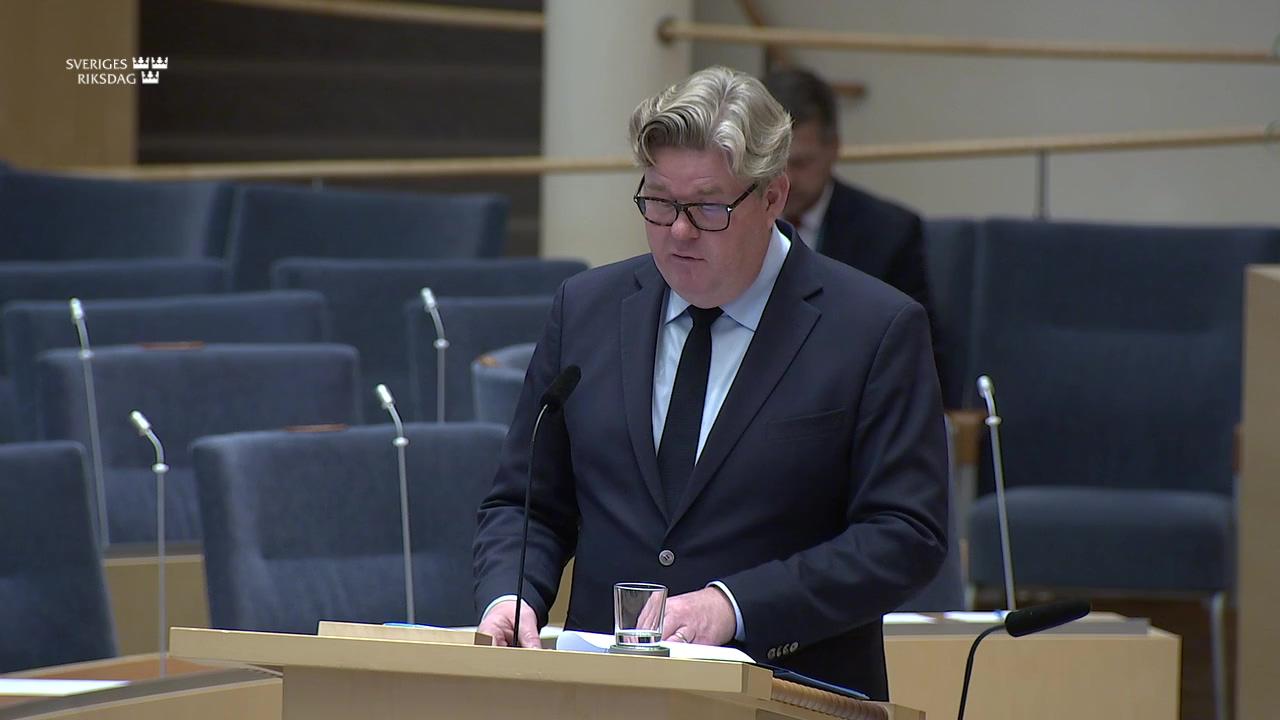 Stillbild från Interpellationsdebatt, Aktivklubbar