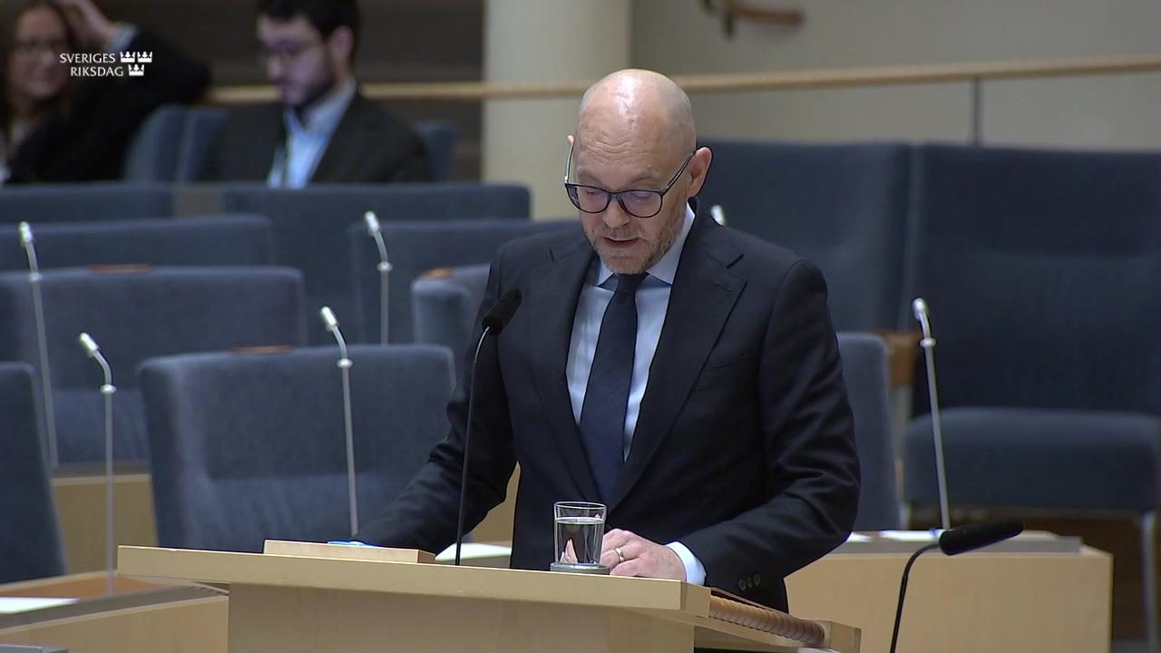 Stillbild från Interpellationsdebatt, Neddragning av statsbidrag för att bekämpa arbetslivskriminalitet 