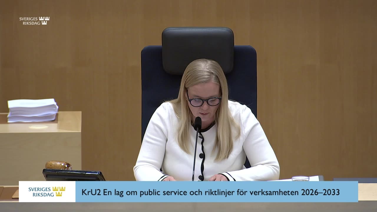 Stillbild från Beslut, Beslut: En lag om public service och riktlinjer för verksamheten 2026–2033