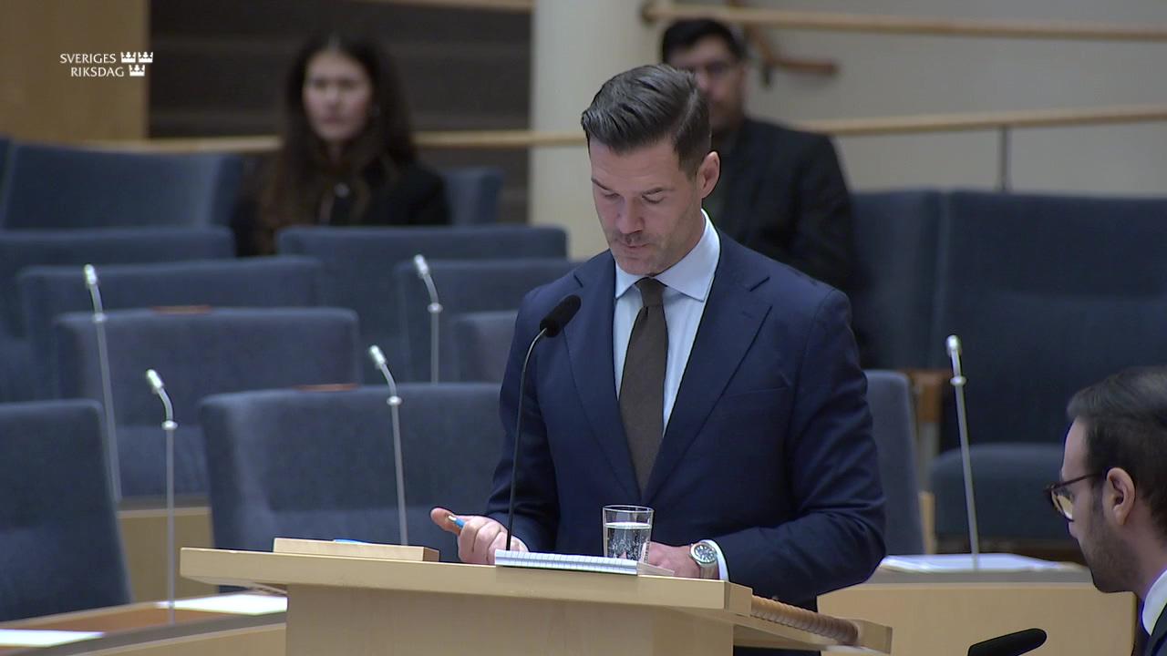 Stillbild från Interpellationsdebatt, Förslag att avskaffa permanenta uppehållstillstånd