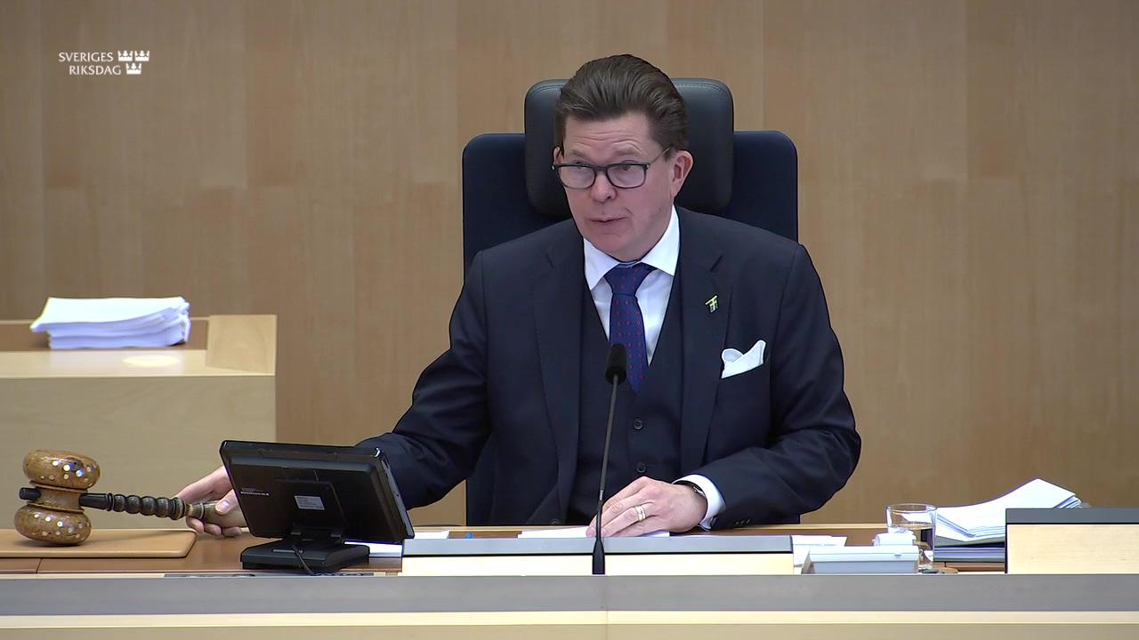 Stillbild från Debatt om förslag, Riksrevisionens rapport om lärosätenas arbete mot avhopp på bristyrkesutbildningar