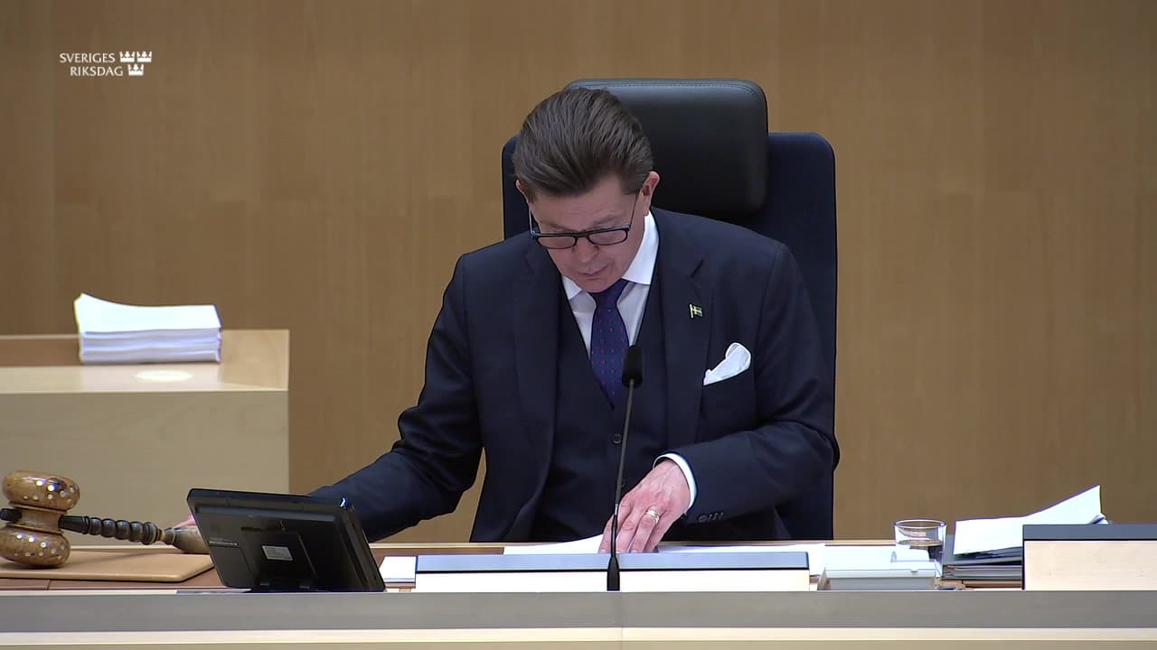 Stillbild från Beslut, Beslut: Skärpta krav i kommunal vuxenutbildning i svenska för invandrare (sfi)