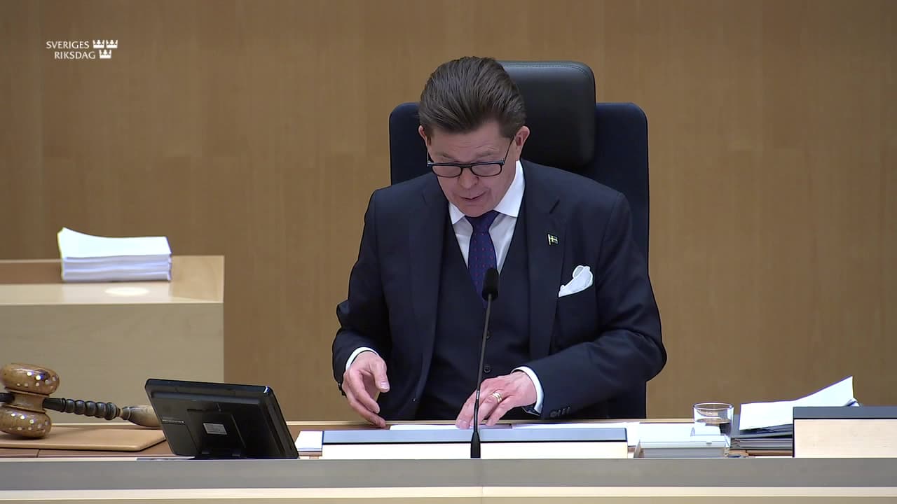 Stillbild från Beslut, Beslut: Utvidgade möjligheter att meddela näringsförbud på grund av brott