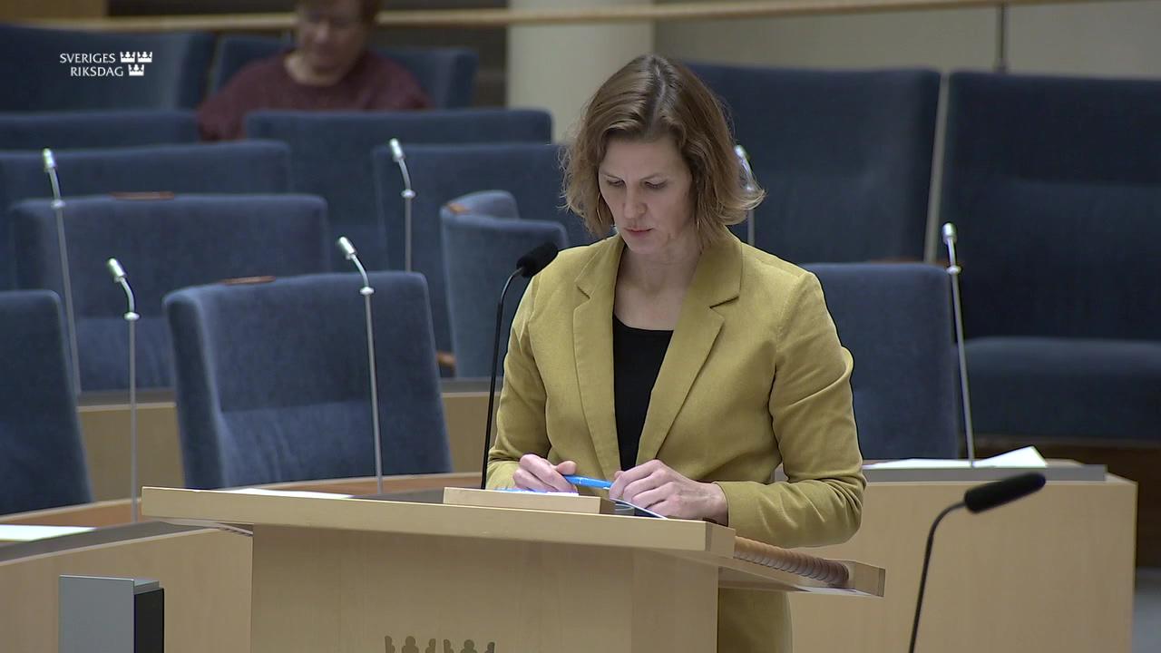 Stillbild från Interpellationsdebatt, Förbud mot heltäckande slöjor i offentliga miljöer