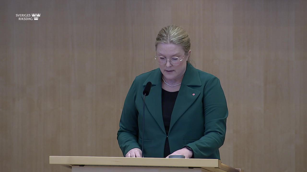 Stillbild från Debatt om förslag, Tillfälligt nedsatta arbetsgivaravgifter för 19–23-åringar