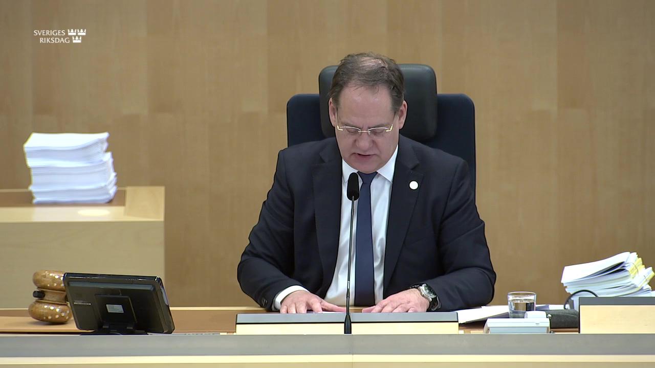 Stillbild från Beslut, Beslut: Riksrevisionens rapport om den statliga styrningen av det civila försvarets uppbyggnad