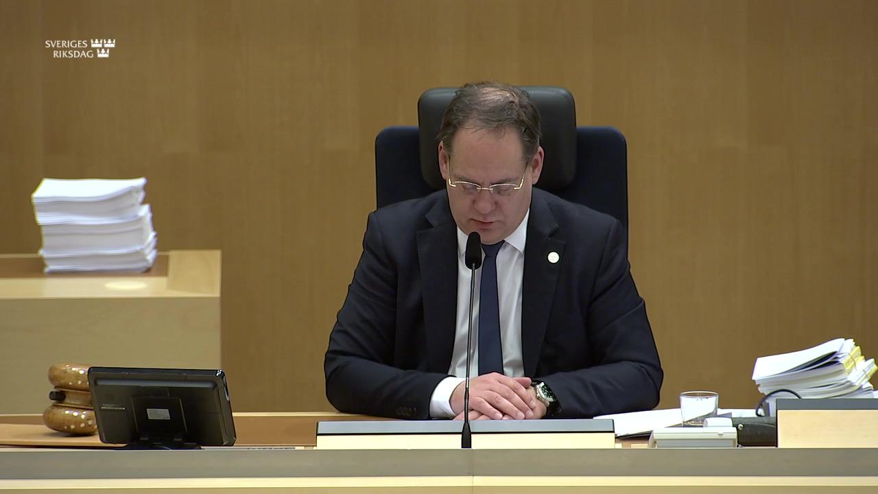 Stillbild från Beslut, Beslut: Mervärdesskatt