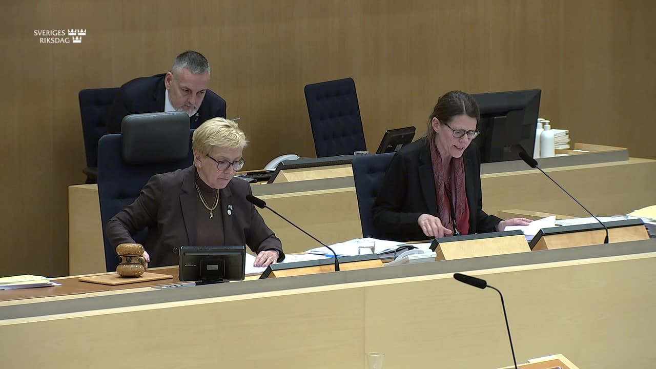 Stillbild från Beslut, Beslut: Äldreomsorg