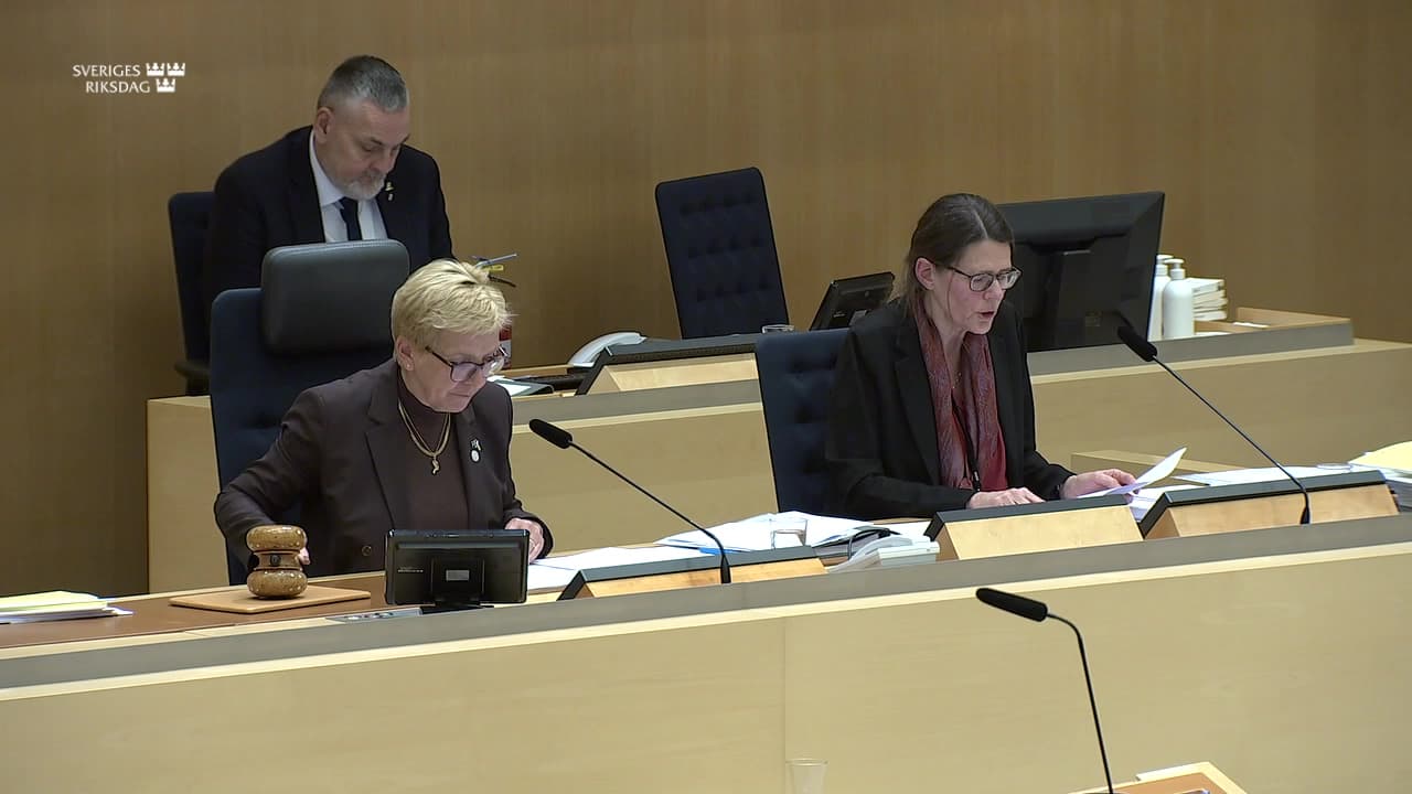 Stillbild från Beslut, Beslut: Samhällets krisberedskap