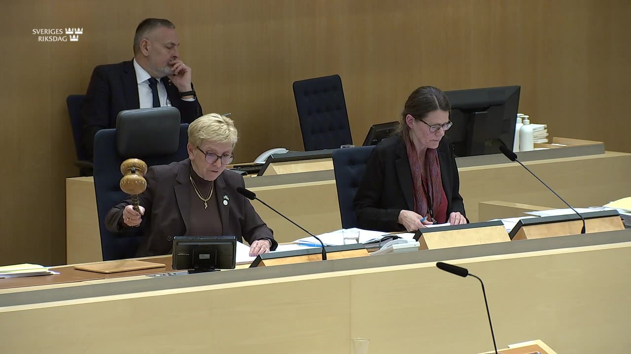 Stillbild från Beslut, Beslut: Företag, kapital och fastighet