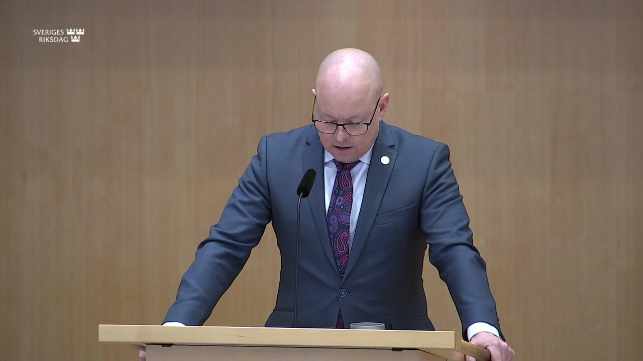 Stillbild från Debatt om förslag, Totalförsvar