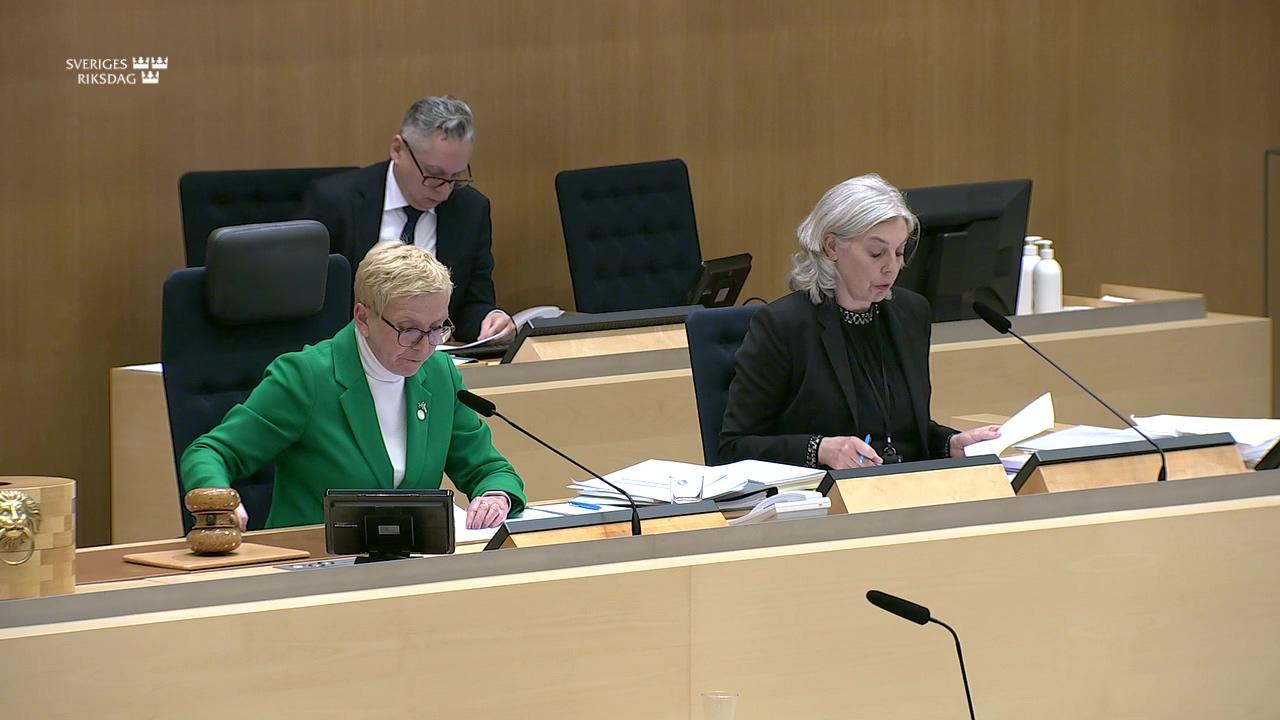 Stillbild från Beslut, Beslut: Näringspolitik