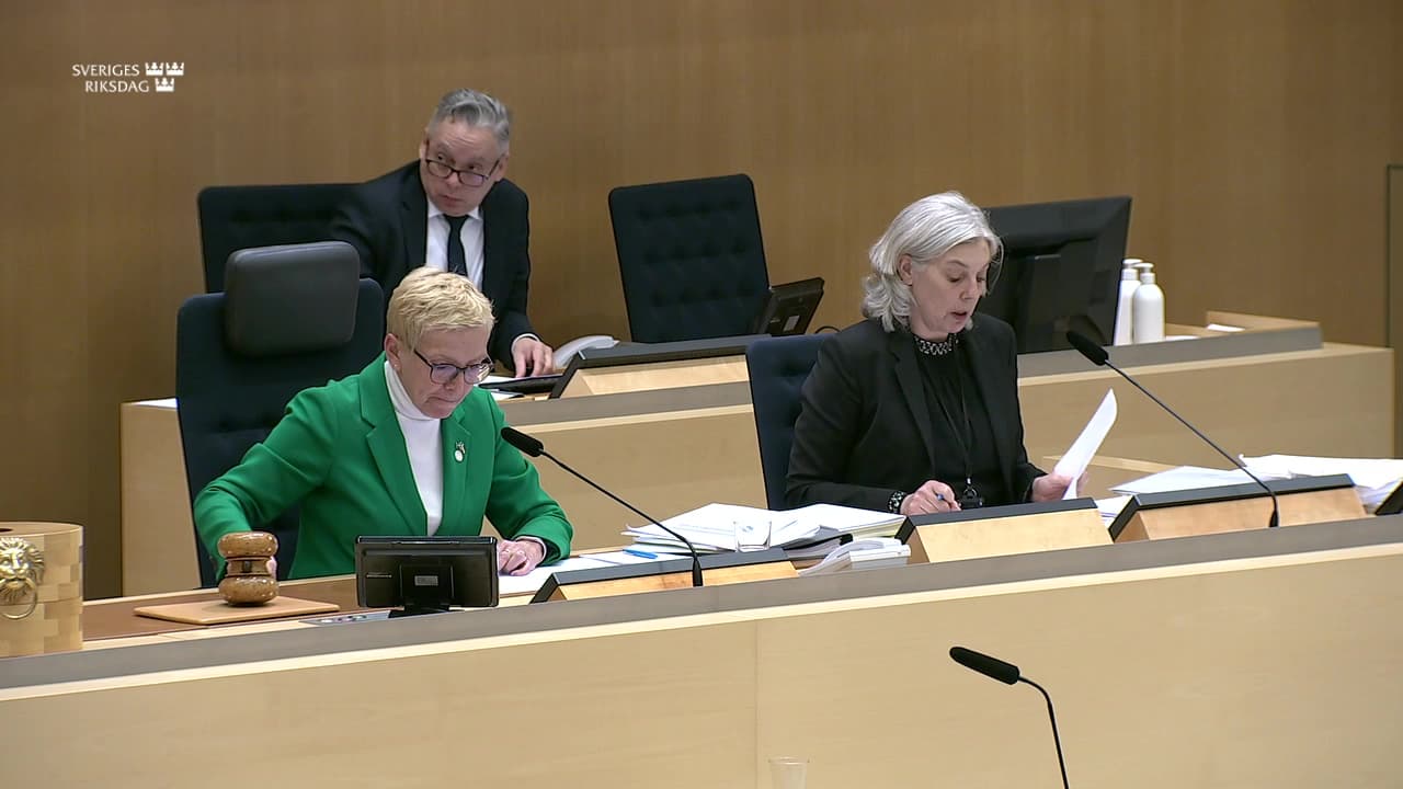 Stillbild från Beslut, Beslut: Mineralpolitik