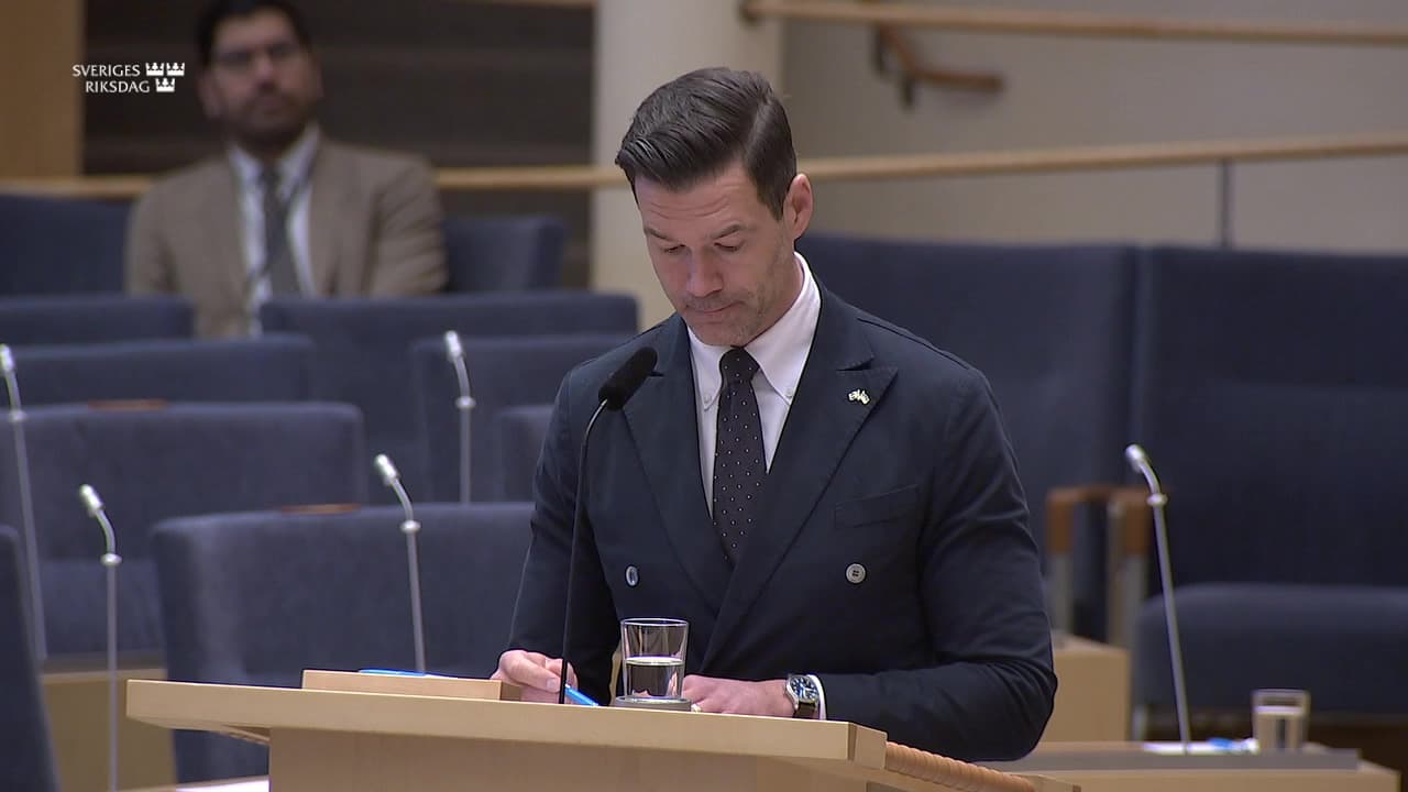 Stillbild från Interpellationsdebatt, Stopp för tonårsutvisningar