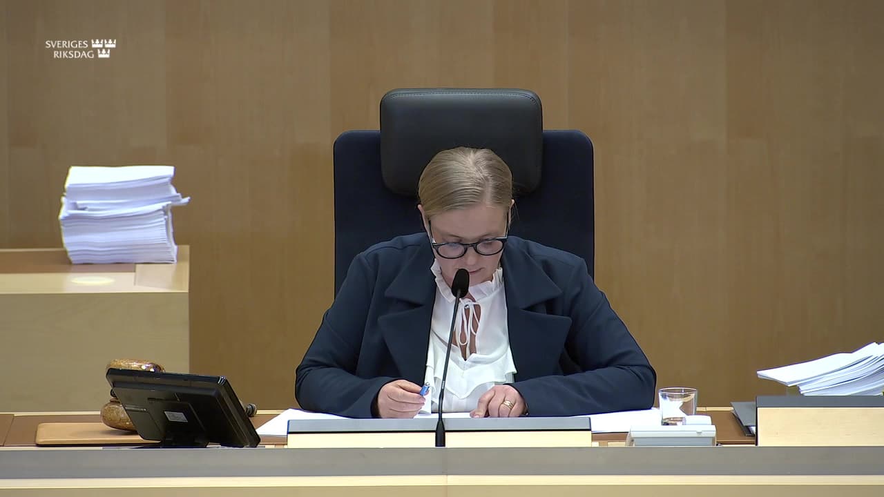 Stillbild från Beslut, Beslut: Statlig förvaltning och statistikfrågor