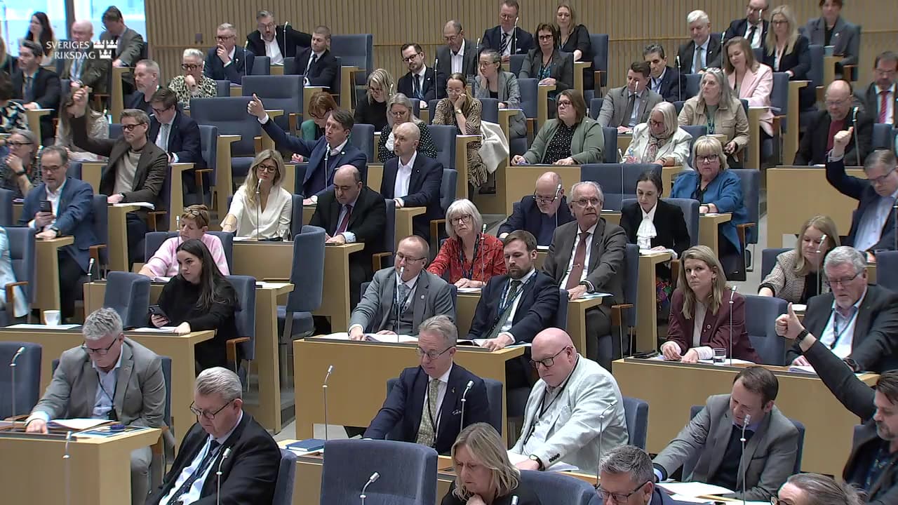 Stillbild från Beslut, Beslut: Utbyte av uppgifter i tilläggsskatterapport och kompletteringar av förfarandet av tilläggsskatt för företag i stora koncerner