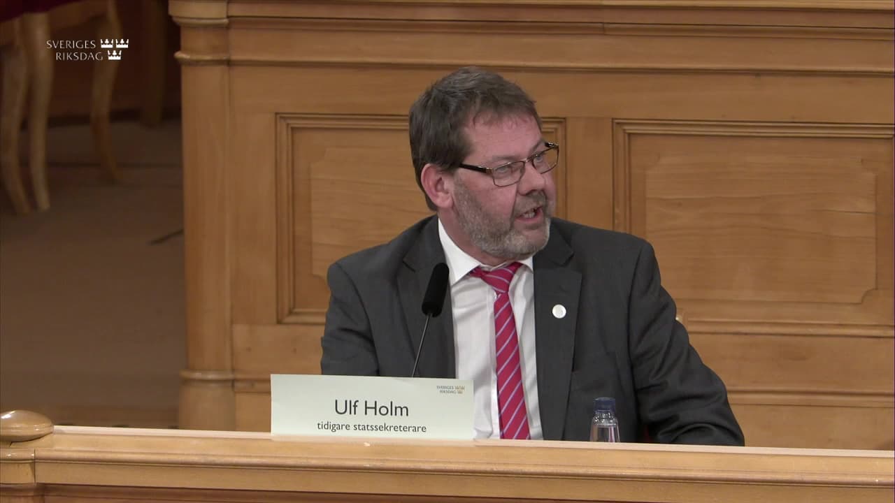 Stillbild från Öppen utfrågning, KU-utfrågning med Ulf Holm, tidigare statssekreterare