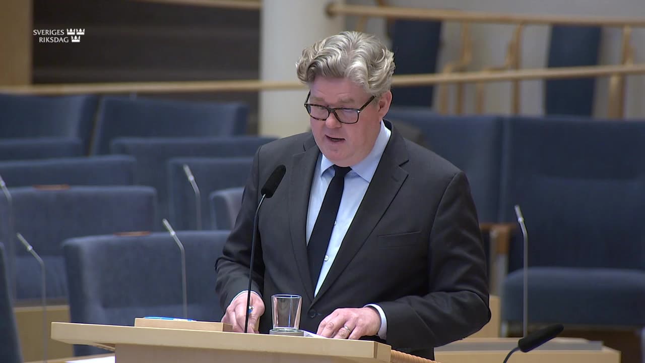 Stillbild från Interpellationsdebatt, Bekämpning av organiserad brottslighet kopplad till fotbollens ekonomi