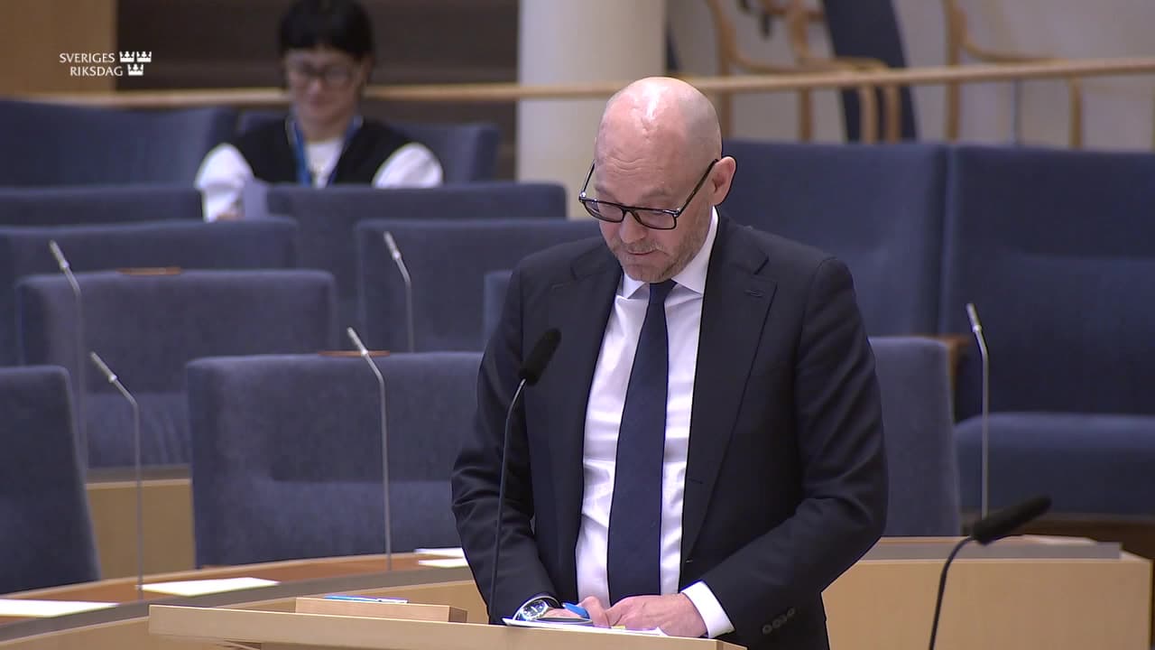 Stillbild från Interpellationsdebatt, Snöskoteråkarnas rättsliga status