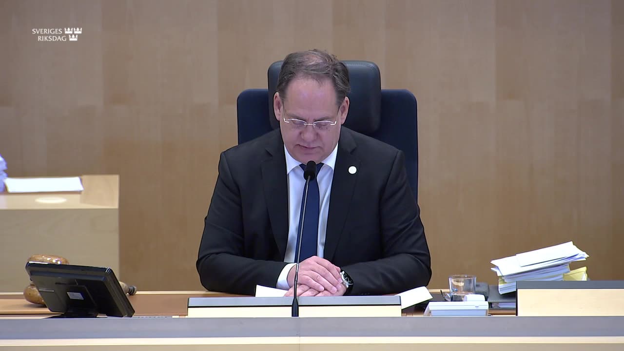 Stillbild från Beslut, Beslut: Riksrevisionens rapport om miljöräddning vid stora olyckor till sjöss